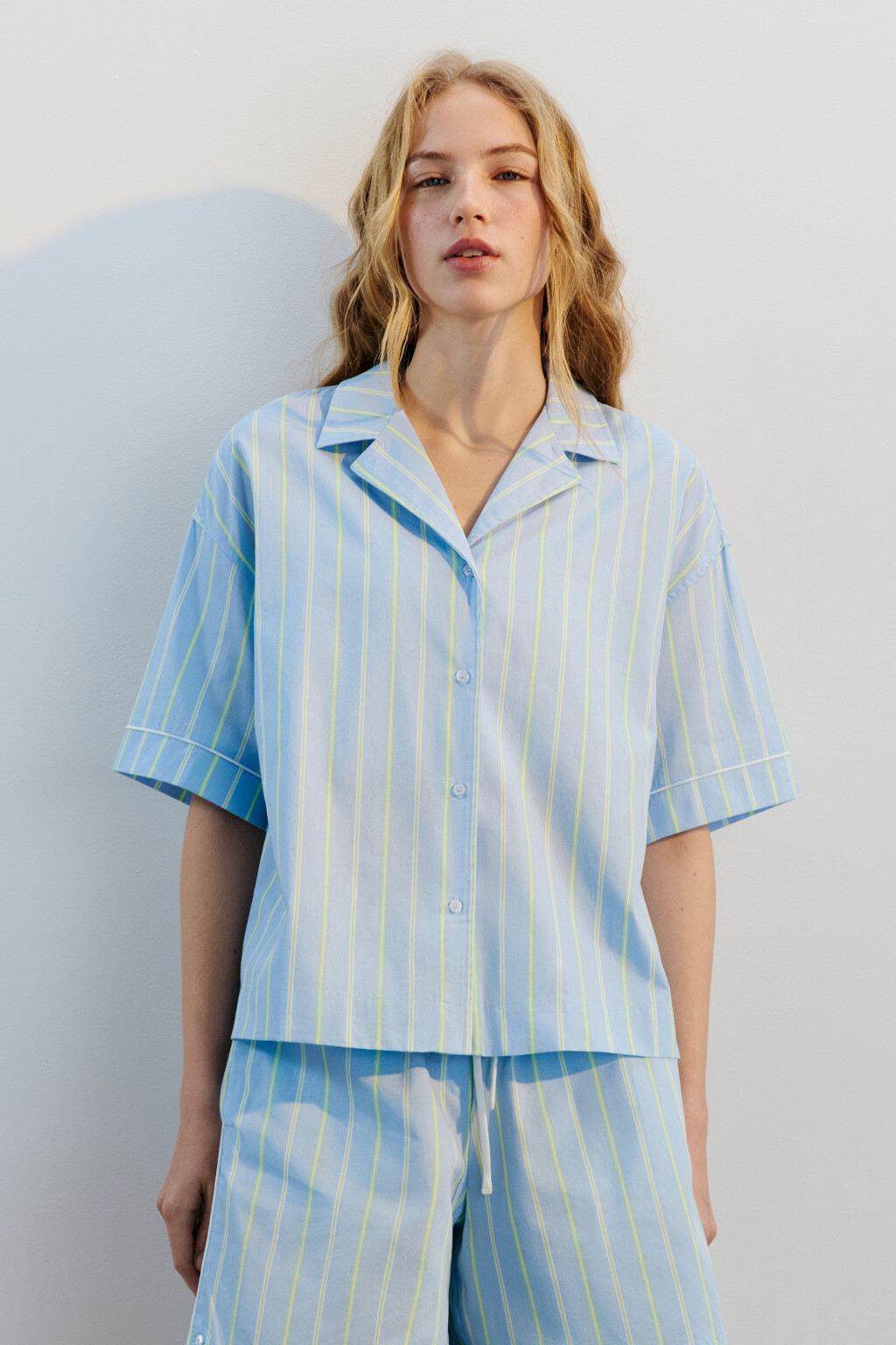 Рубашка хлопковая в полоску - цвет голубой - 3