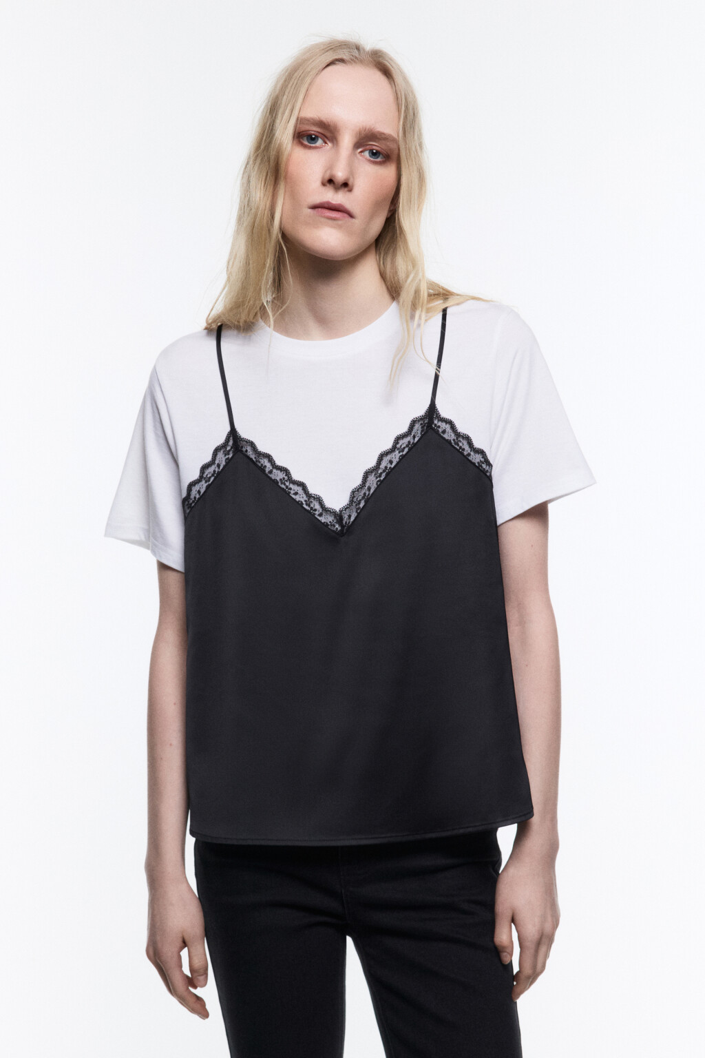 Футболка-топ с атласной майкой и кружевом - цвет черный - 3