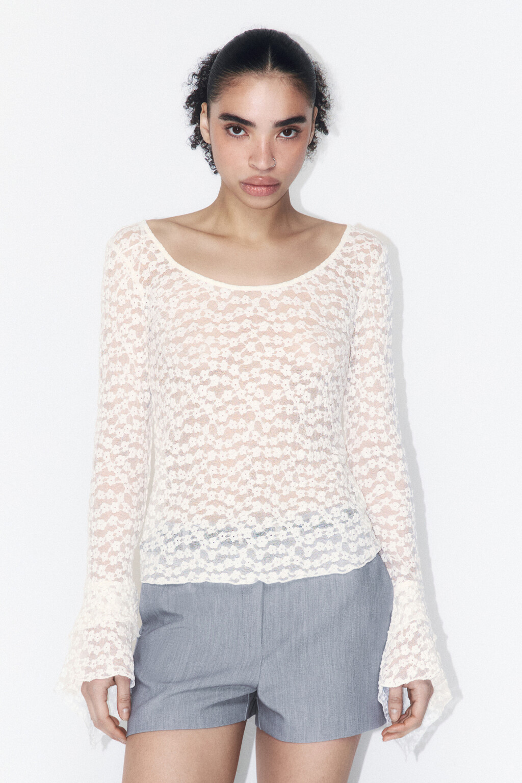 Блузка кружевная с воланами на рукавах - цвет молочный - 2