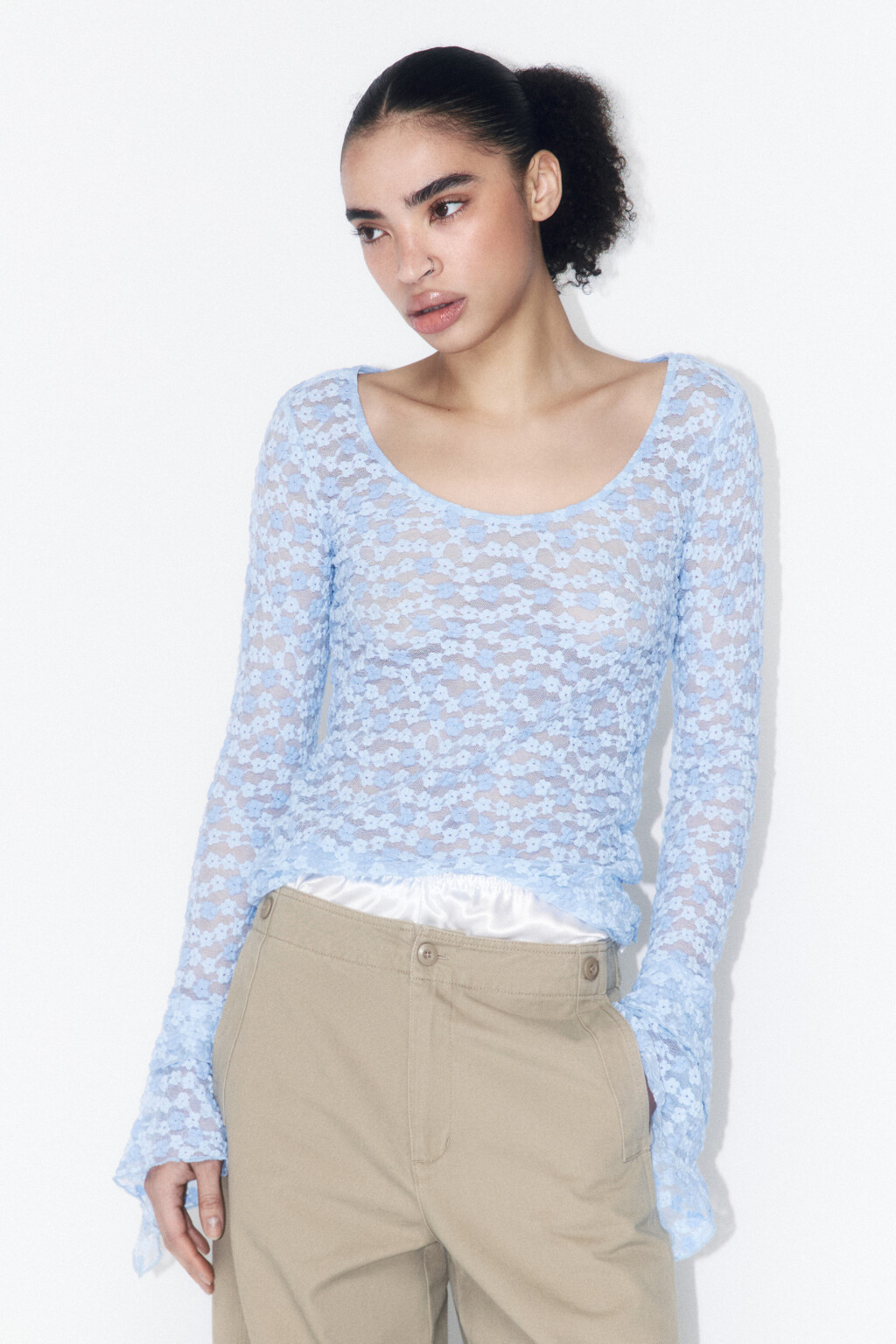 Блузка кружевная с воланами на рукавах - цвет голубой - 3