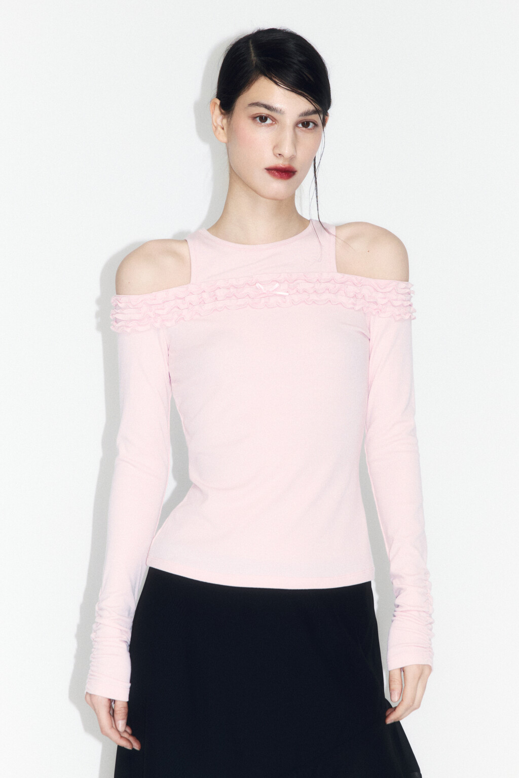 Лонгслив в рубчик с майкой и открытыми плечами - цвет розовый - 2