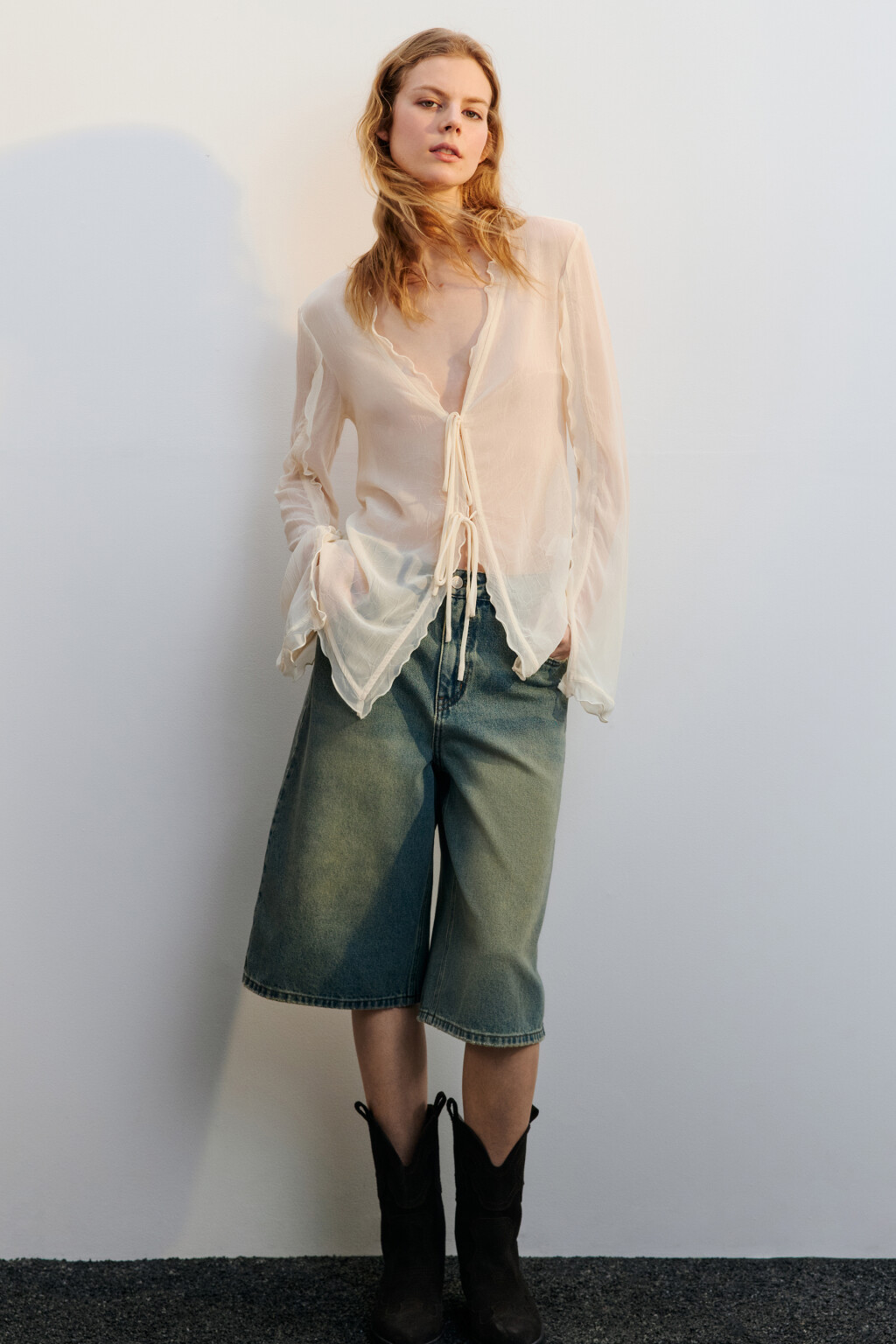 Блузка на завязках из жатого шифона - цвет молочный - 2