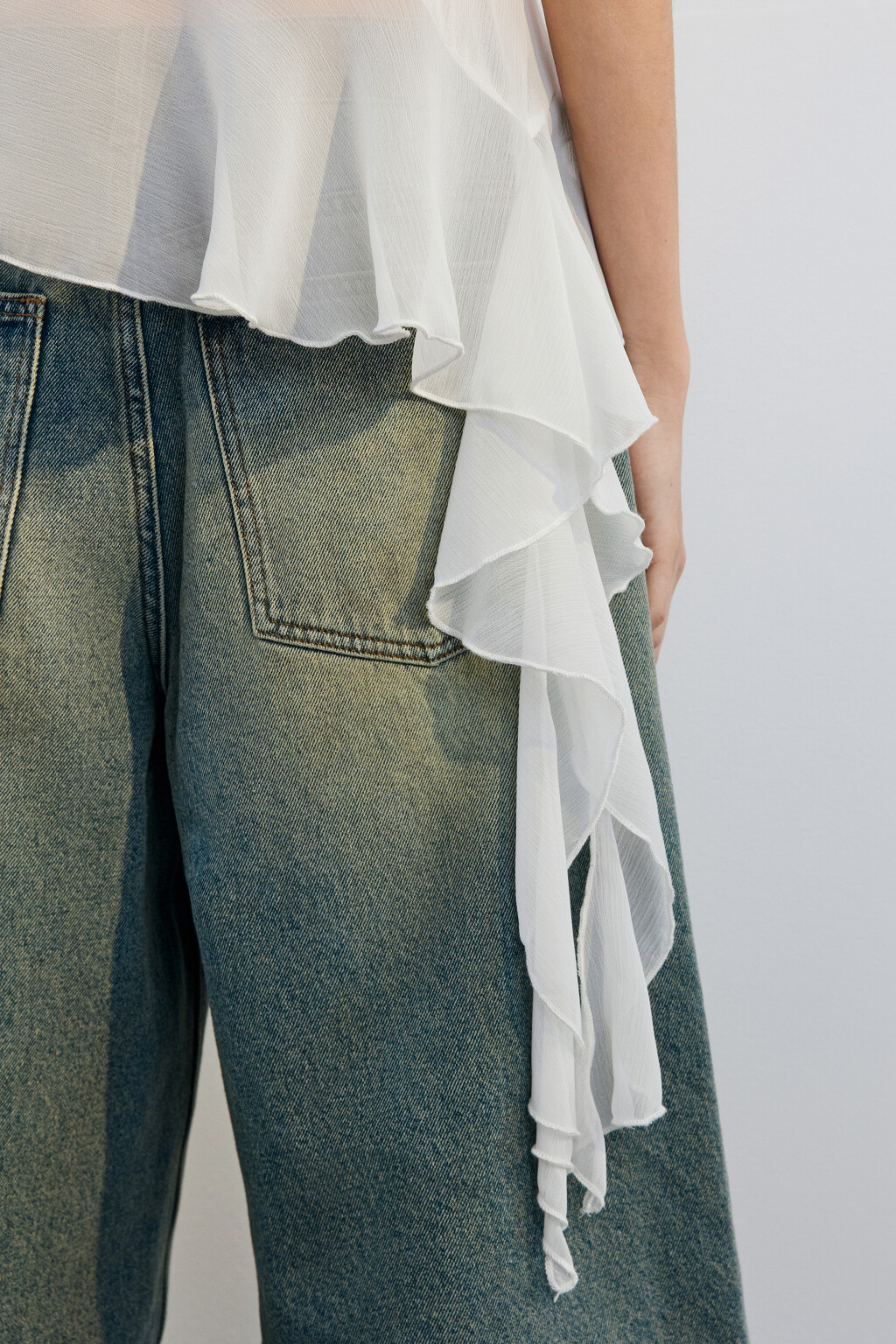 Топ шифоновый с асимметричными воланами - цвет молочный - 7