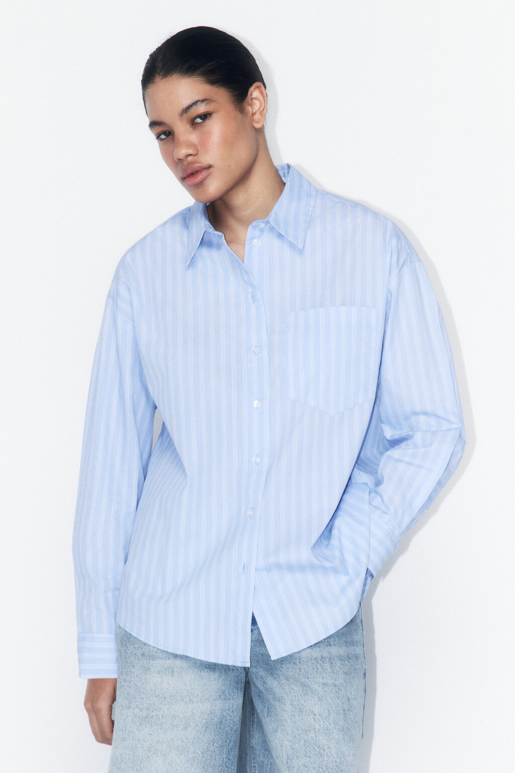 Рубашка oversize в полоску с карманом - цвет голубой - 3