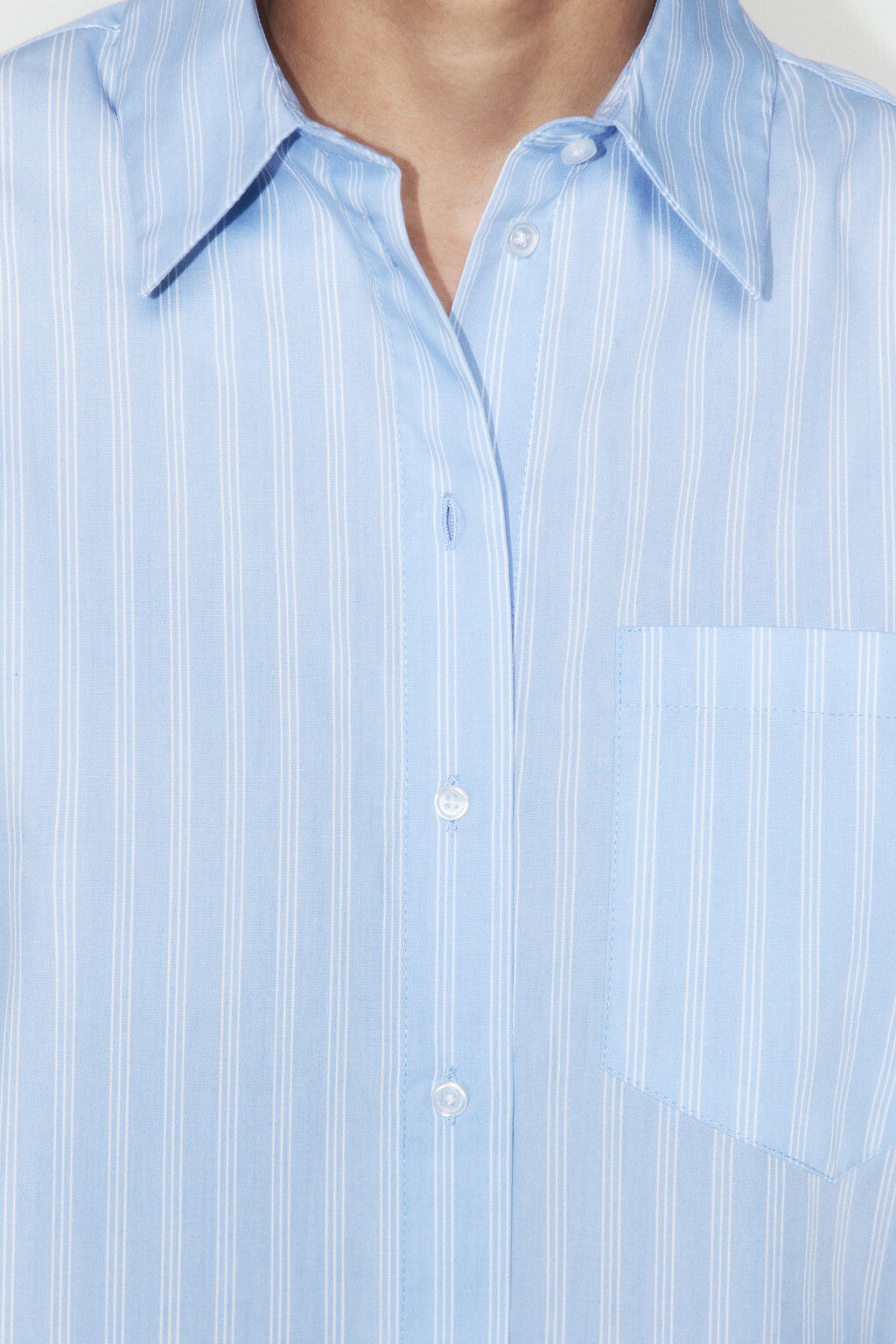 Рубашка oversize в полоску с карманом - цвет голубой - 6
