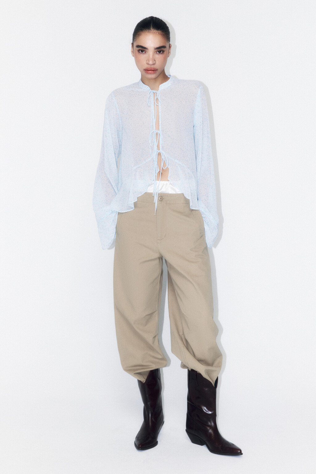 Блузка шифоновая на завязках с воланом - цвет голубой - 4