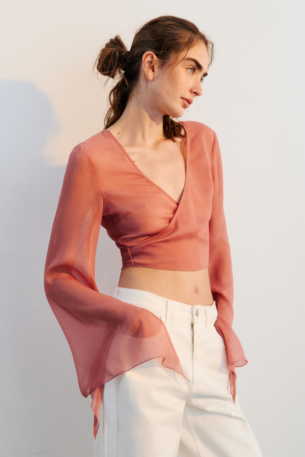 Блузка шифоновая на завязках с оборками - цвет красный - 2