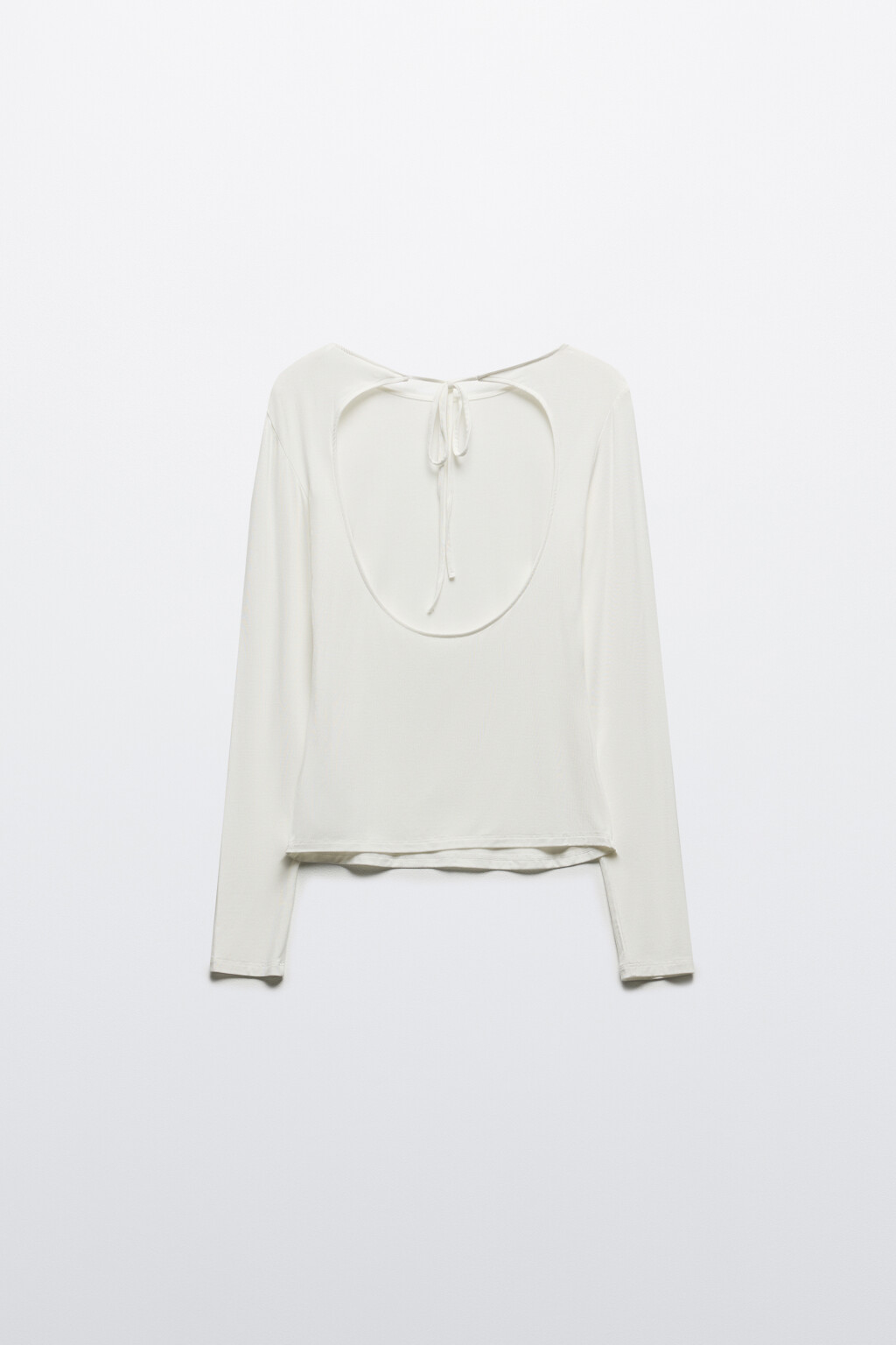 Лонгслив вискозный с вырезом и завязками на спине - цвет молочный - 8