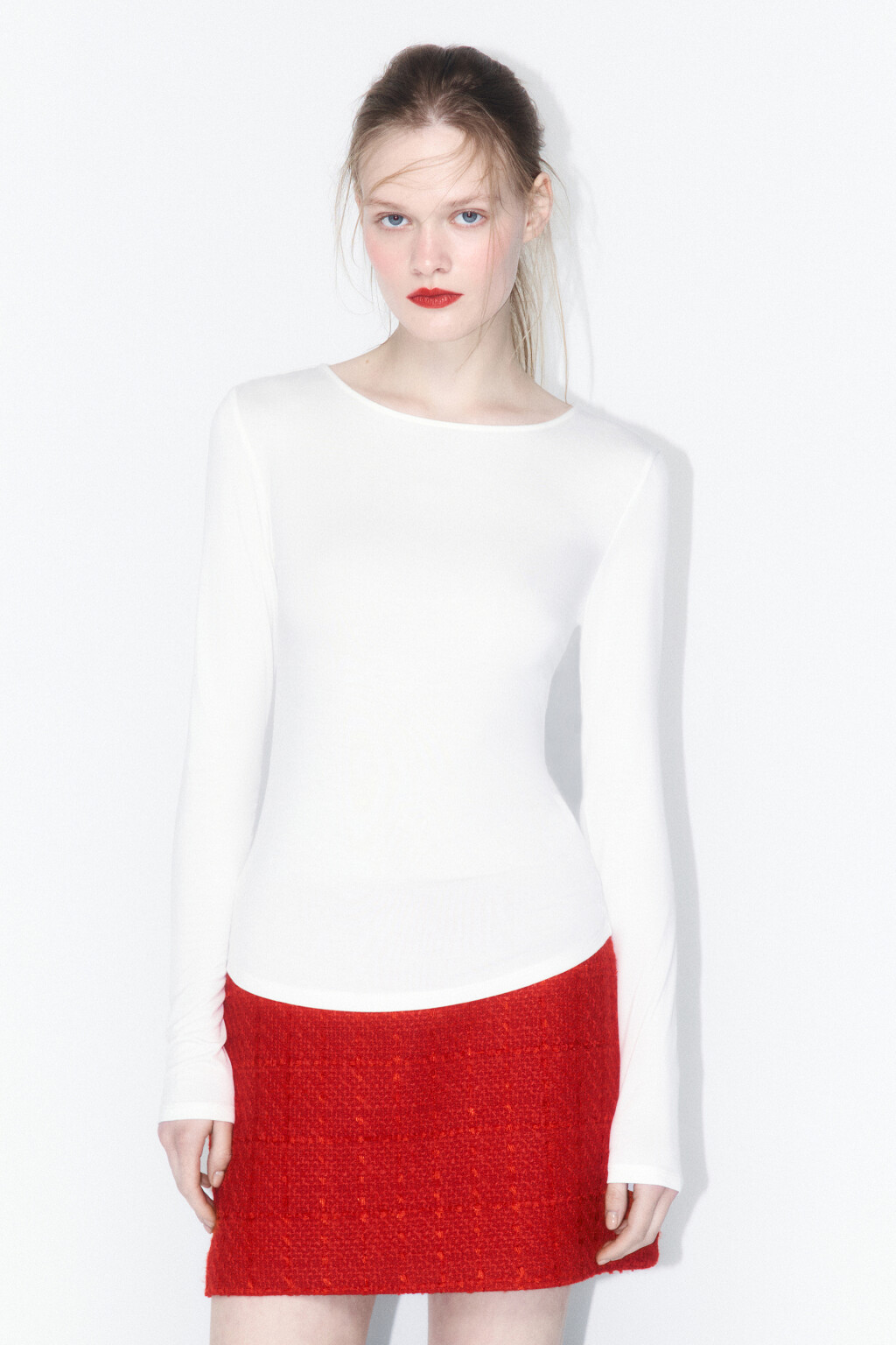 Лонгслив вискозный с вырезом и завязками на спине - цвет молочный - 2