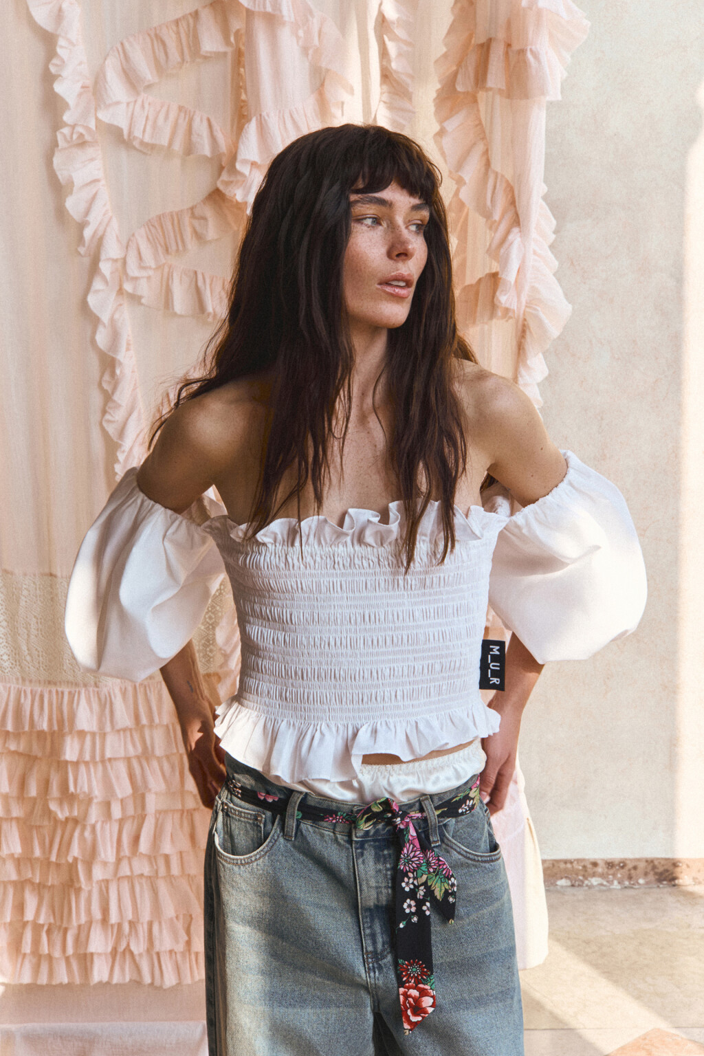 Блузка-топ с пышными рукавами и оборками - цвет белый - 1