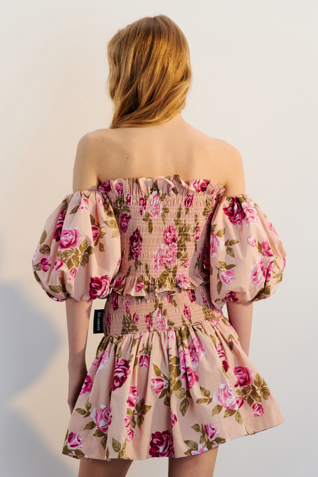 Блузка-топ с пышными рукавами и оборками - цвет мультиколор - 4