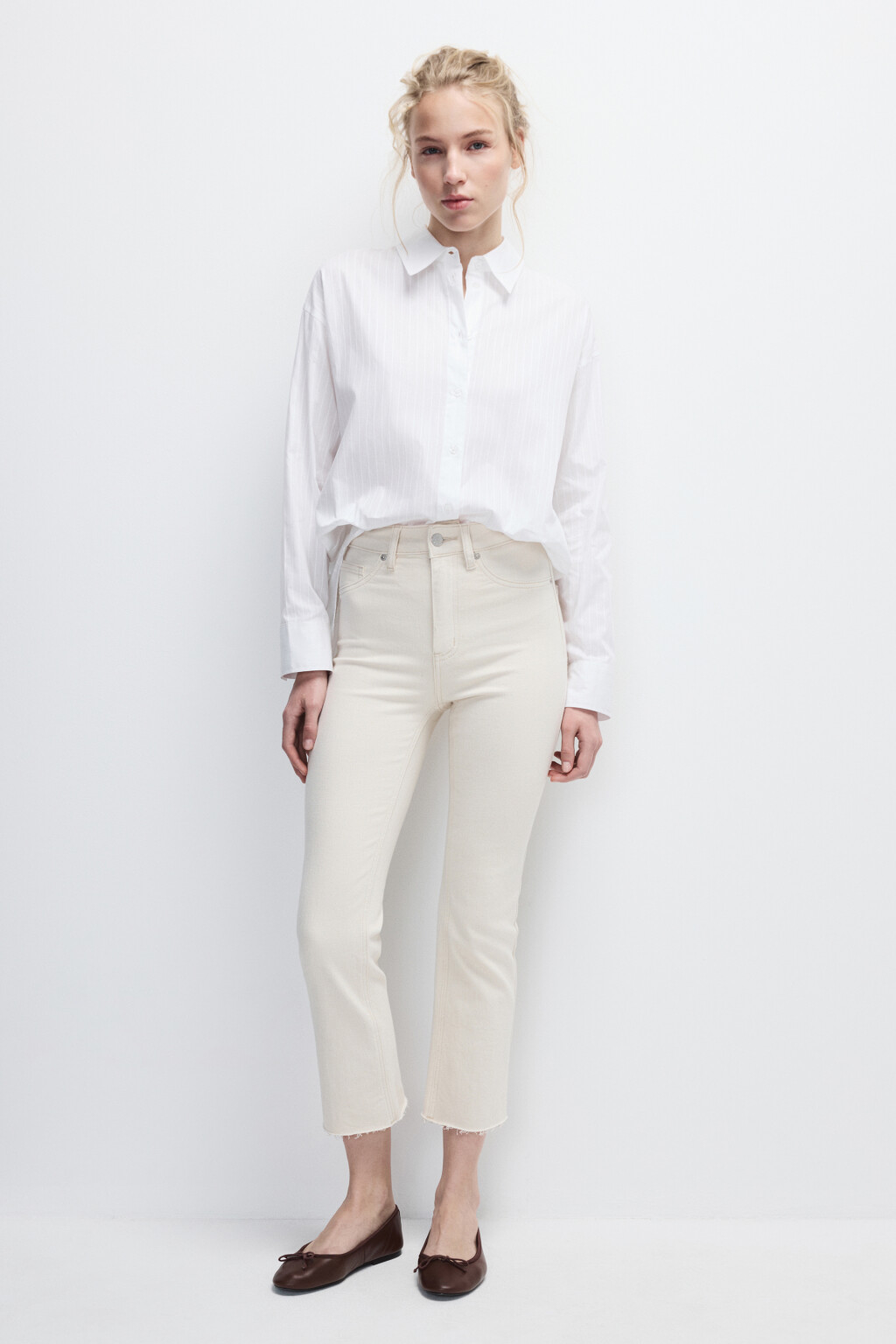 Рубашка с разрезом и завязками на спине - цвет белый - 4