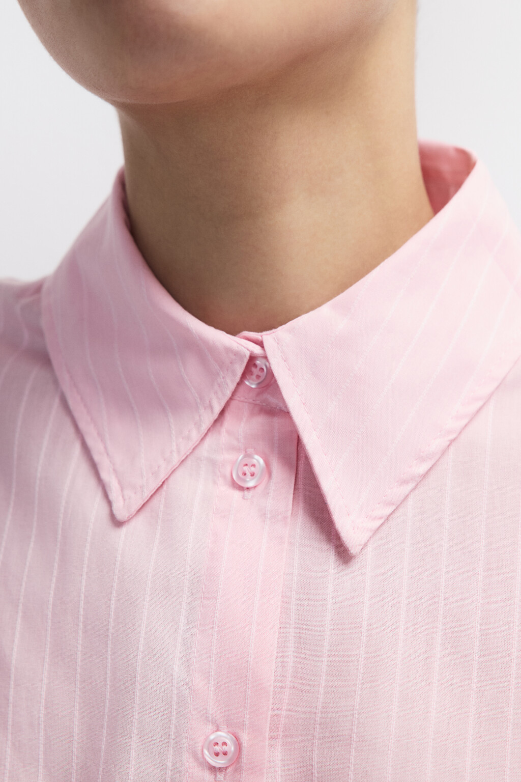 Рубашка с разрезом и завязками на спине - цвет розовый - 5