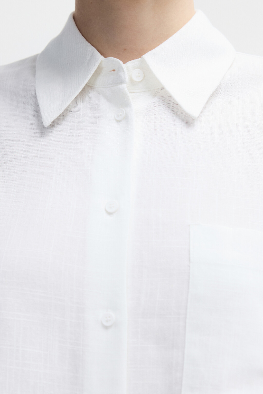 Рубашка укороченная из вискозы со льном - цвет белый - 7