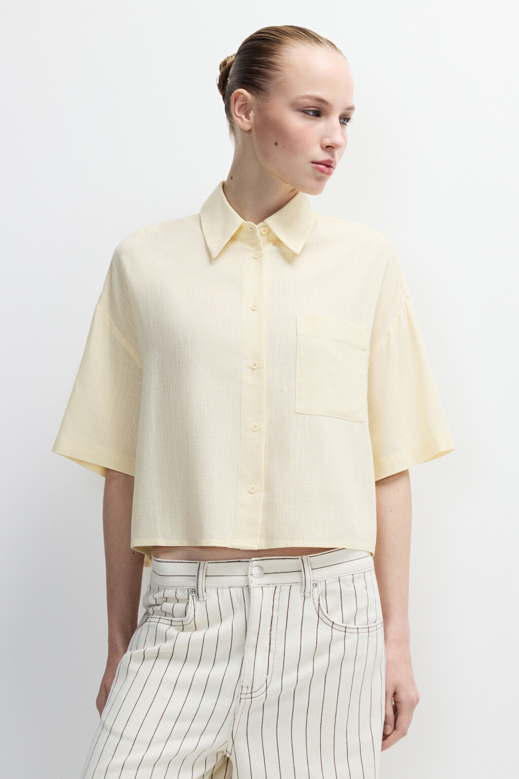 Рубашка укороченная из вискозы со льном - цвет ванильный - 2
