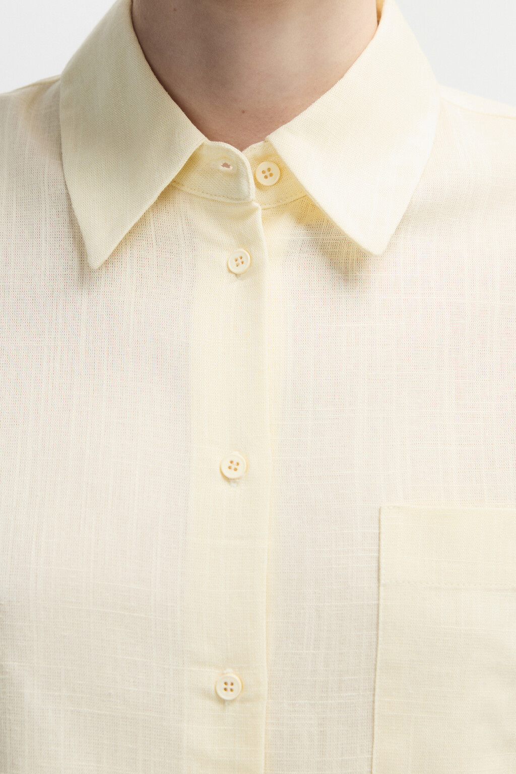 Рубашка укороченная из вискозы со льном - цвет ванильный - 6