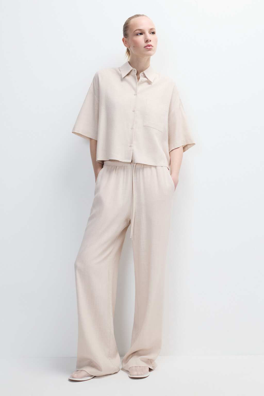 Рубашка укороченная из вискозы со льном - цвет коричневый - 4