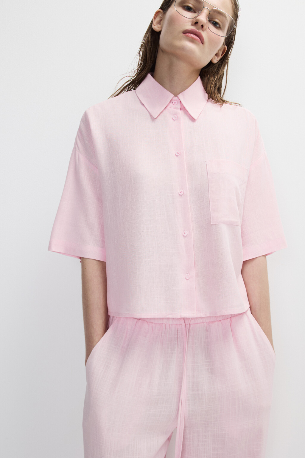 Рубашка укороченная из вискозы со льном - цвет розовый - 1