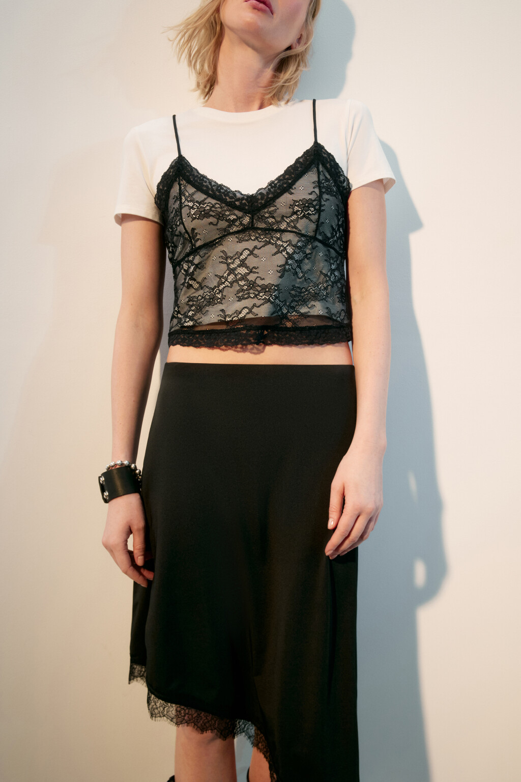 Топ-футболка с кружевной майкой - цвет белый - 1