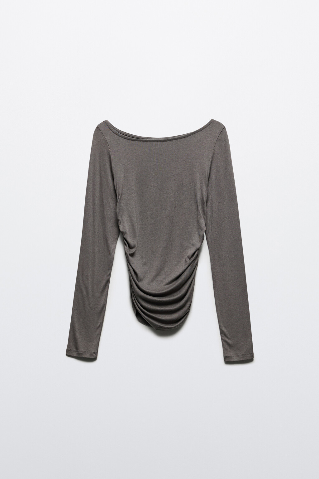 Лонгслив с вырезом-лодочкой и драпировками - цвет бежевый - 7