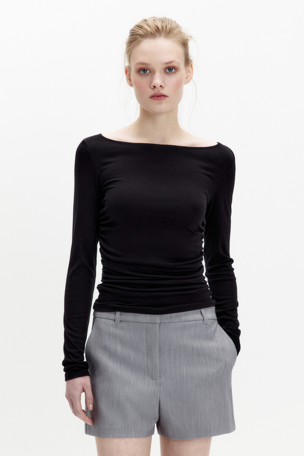 Лонгслив с вырезом-лодочкой и драпировками - цвет черный - 3