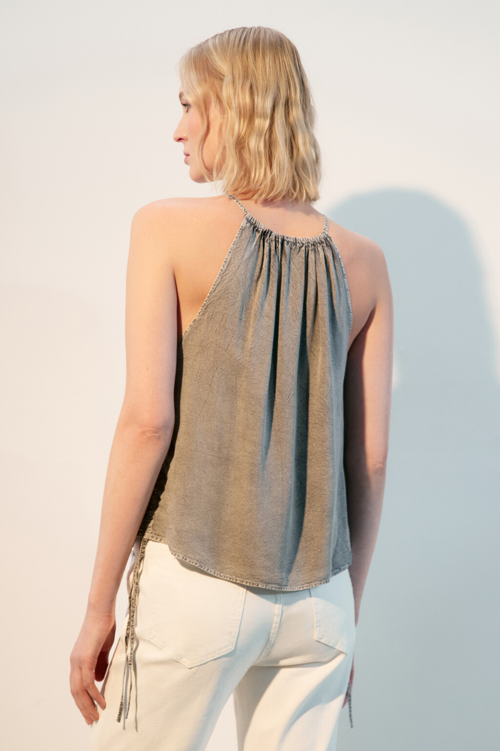 Майка-топ вискозная с завязками по бокам - цвет серый - 4