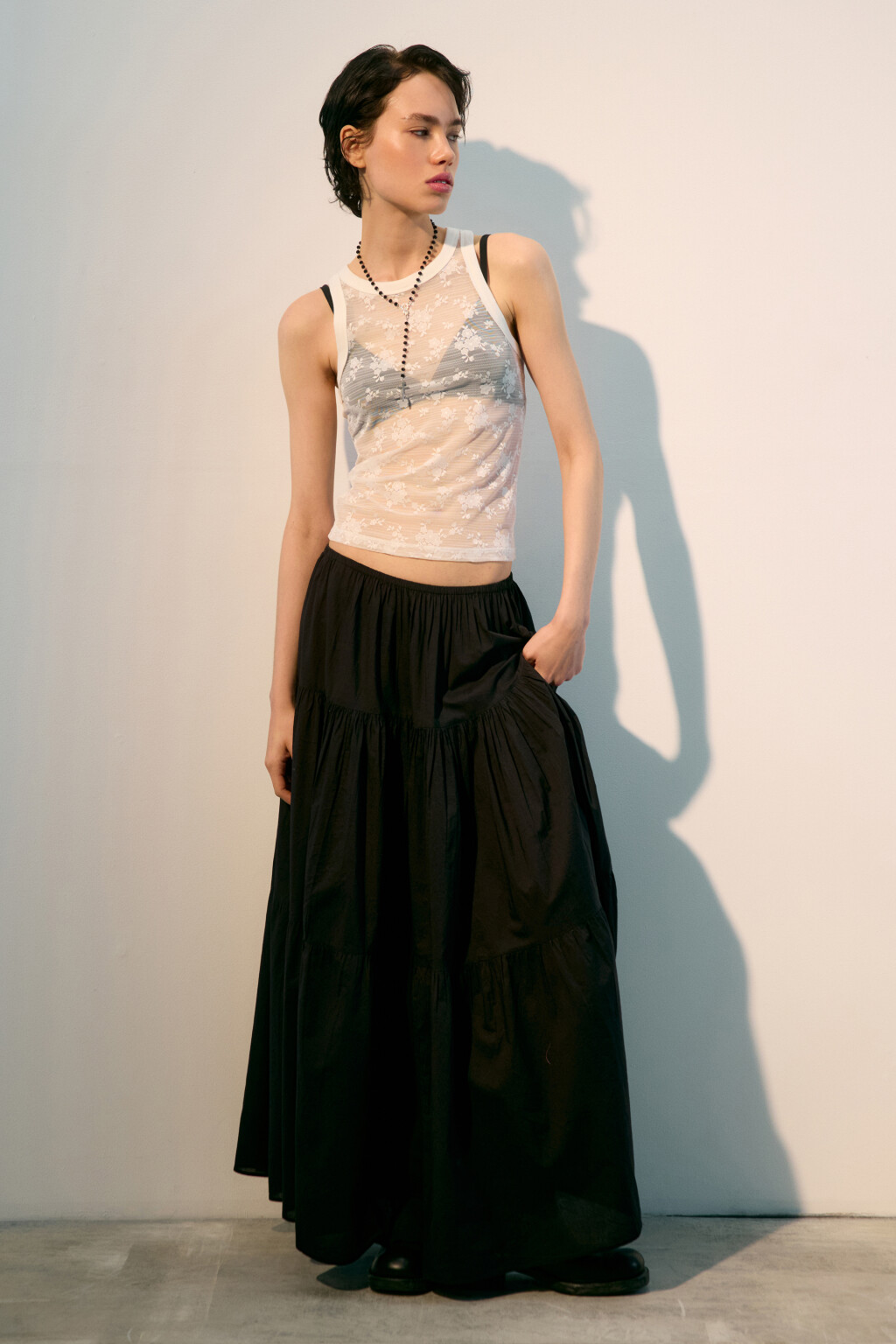 Майка облегающая из сетки с кружевом - цвет белый - 4