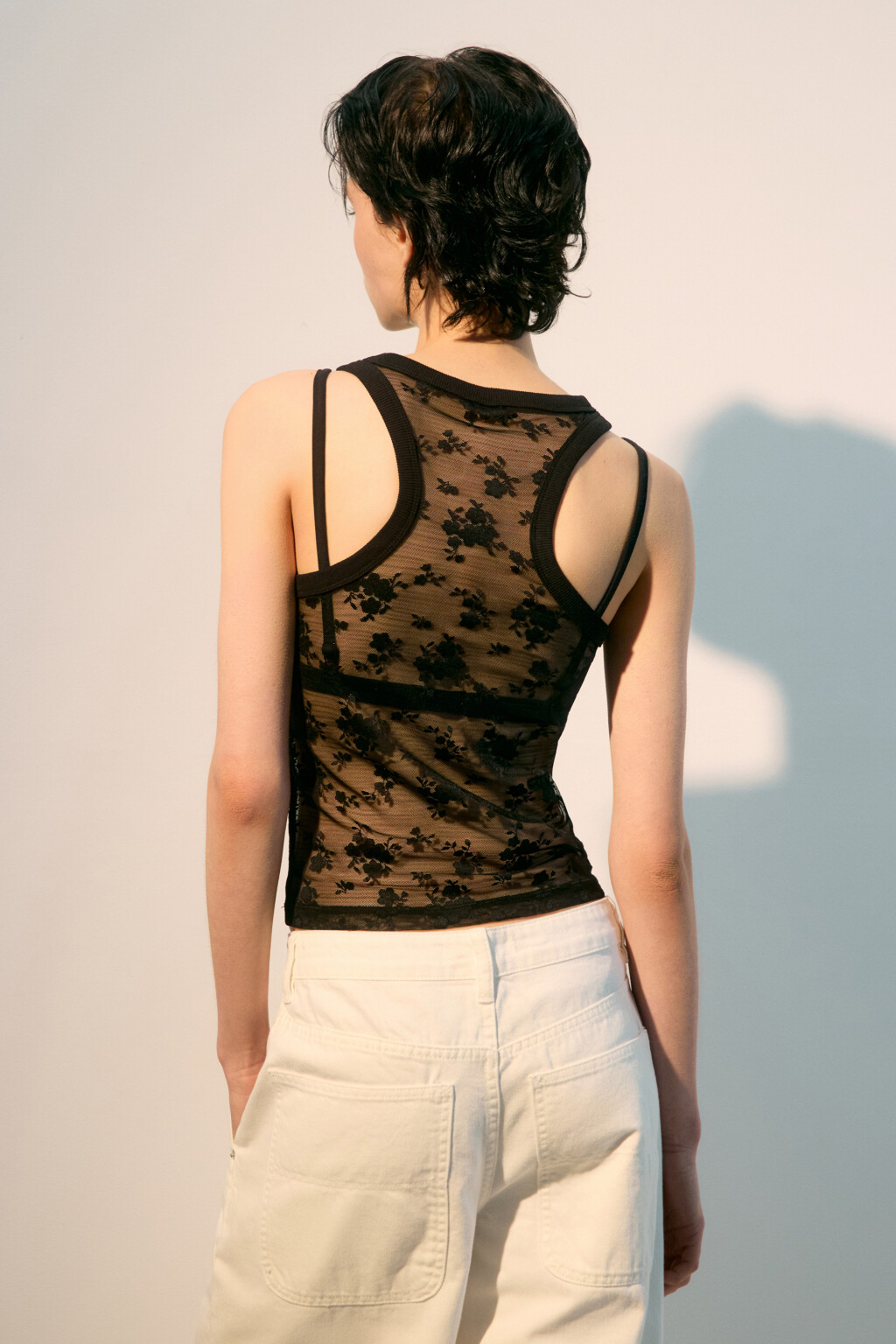 Майка облегающая из сетки с кружевом - цвет черный - 3