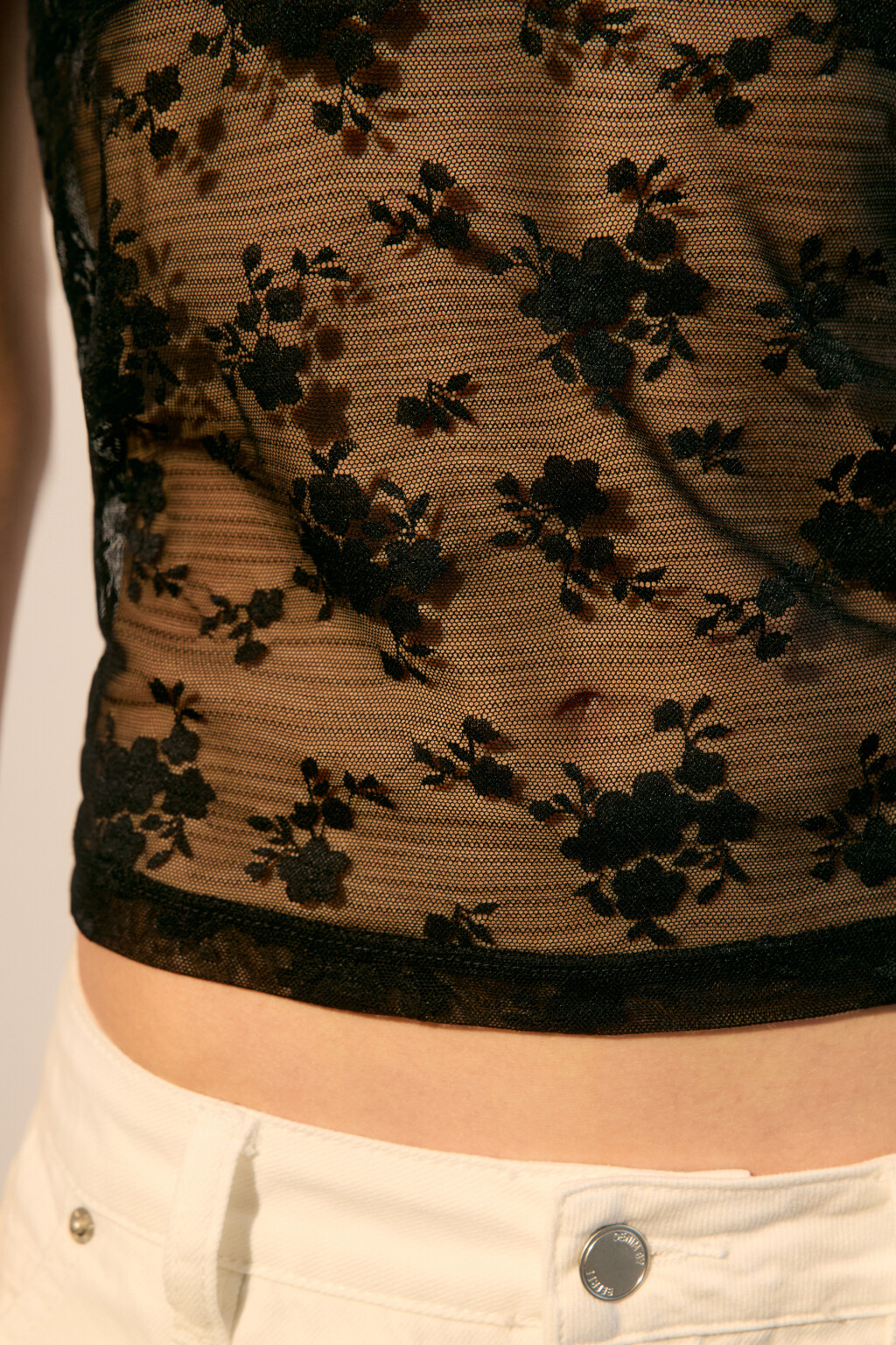 Майка облегающая из сетки с кружевом - цвет черный - 6