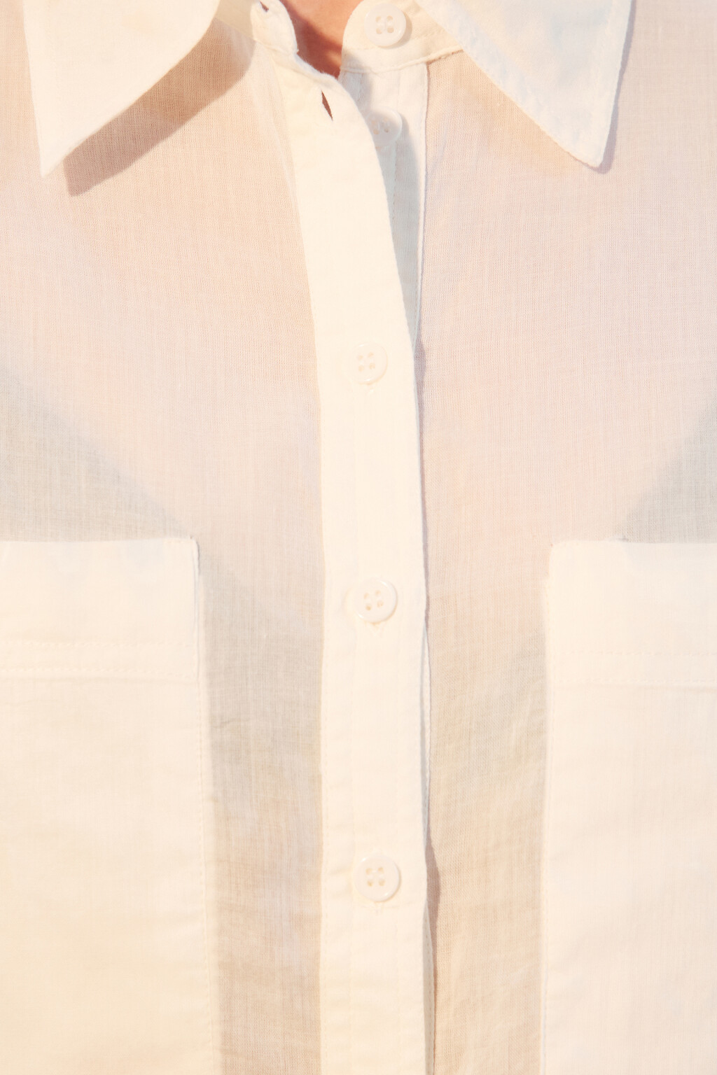 Рубашка укороченная с накладными карманами - цвет белый - 6