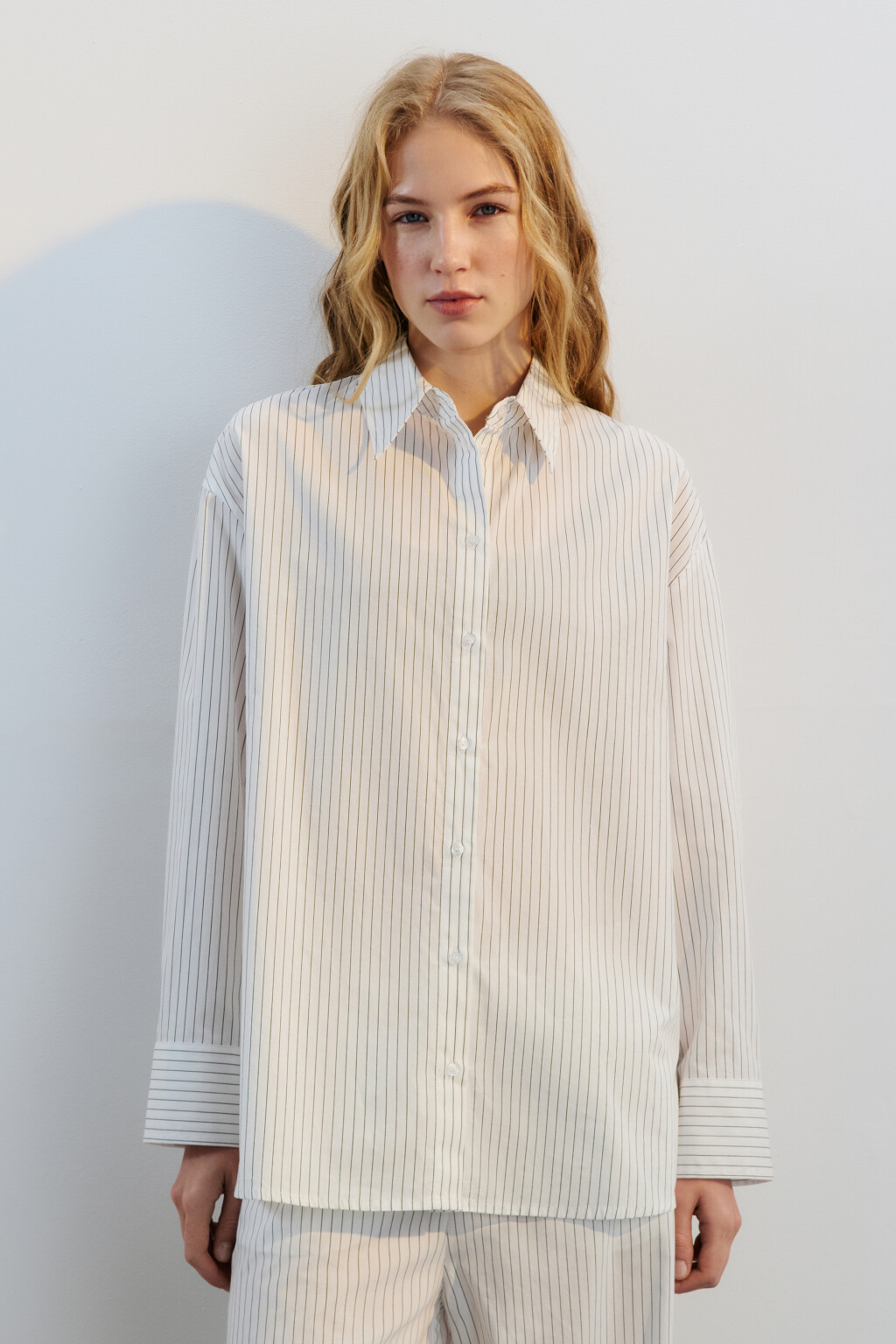 Рубашка oversize хлопковая в полоску - цвет черный - 2