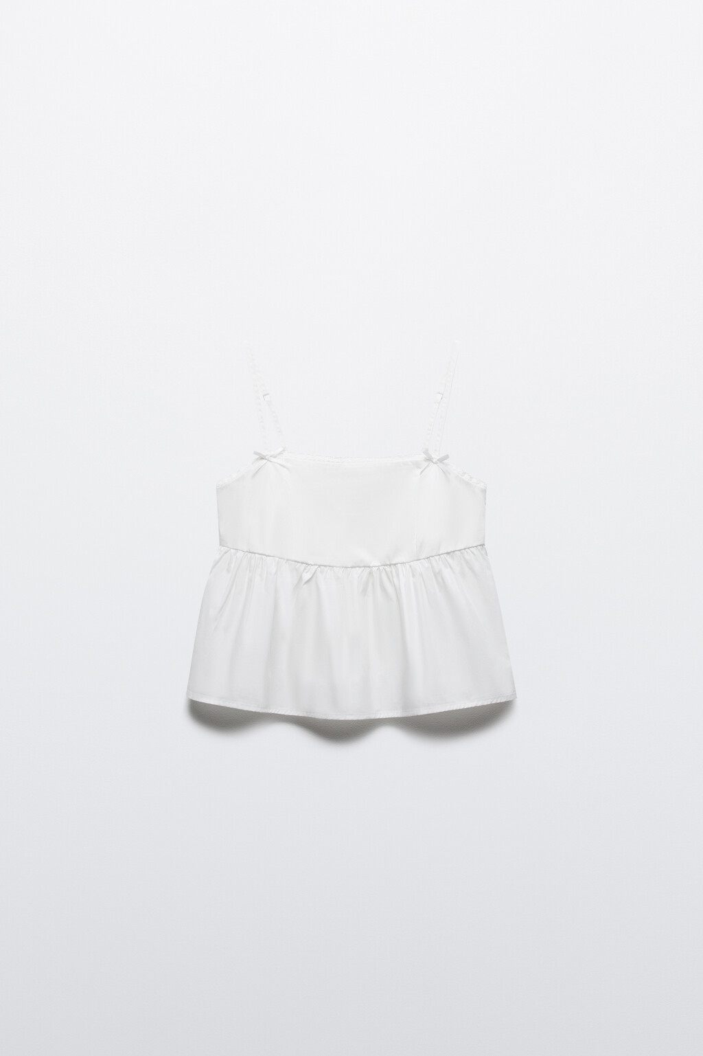 Топ на бретельках с баской и бантиками - цвет белый - 8