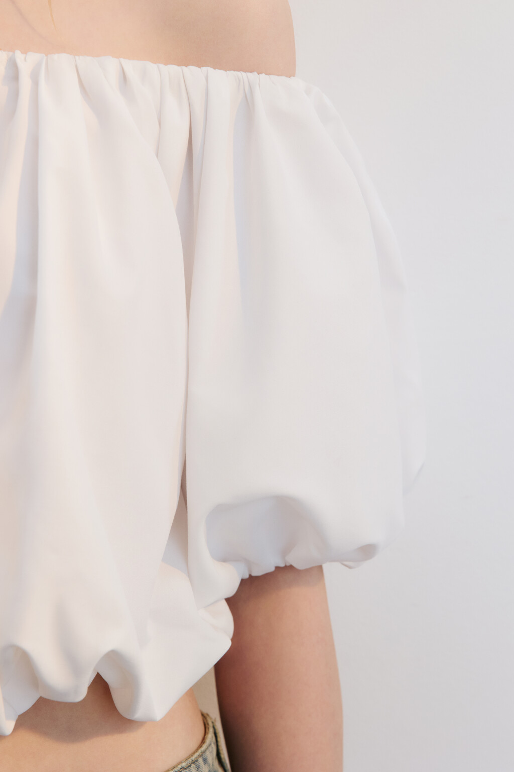 Топ-баллон пышный с рукавами - цвет белый - 7
