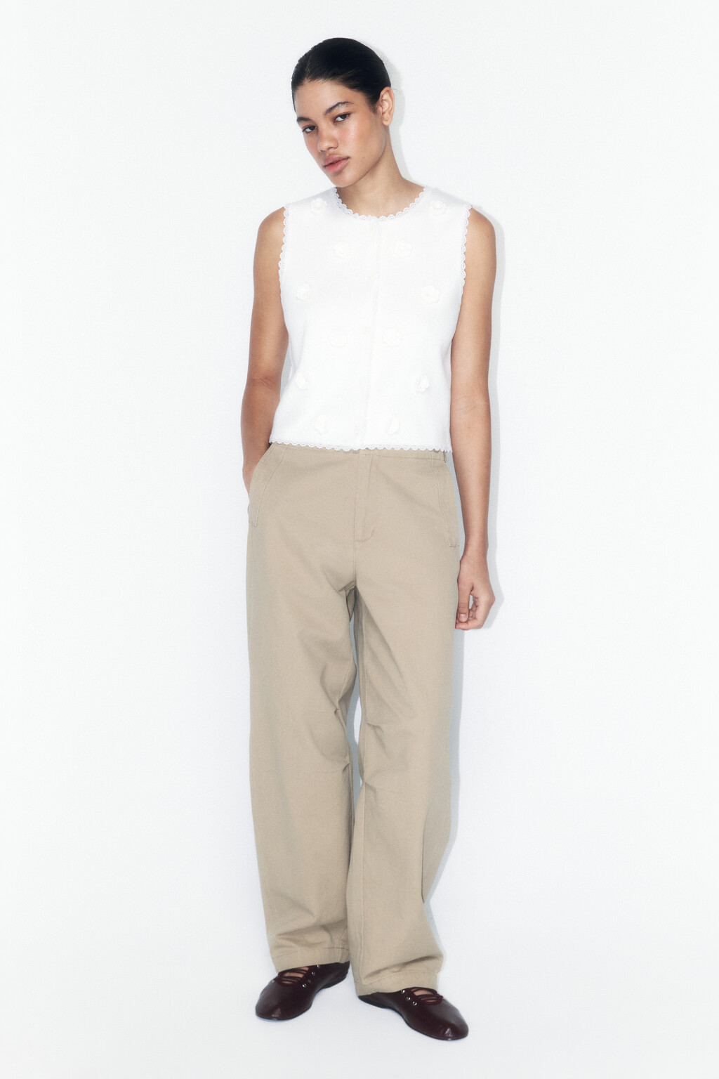 Жилет на пуговицах с цветами и кружевом - цвет молочный - 5