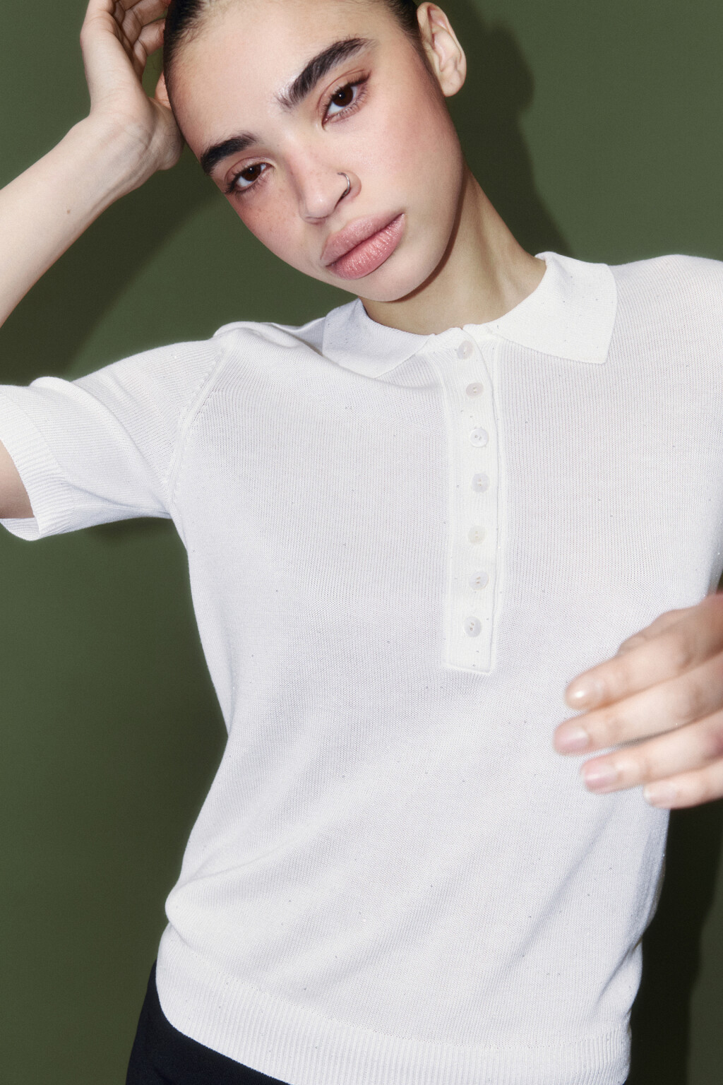 Джемпер-поло вискозный с пайетками - цвет молочный - 2