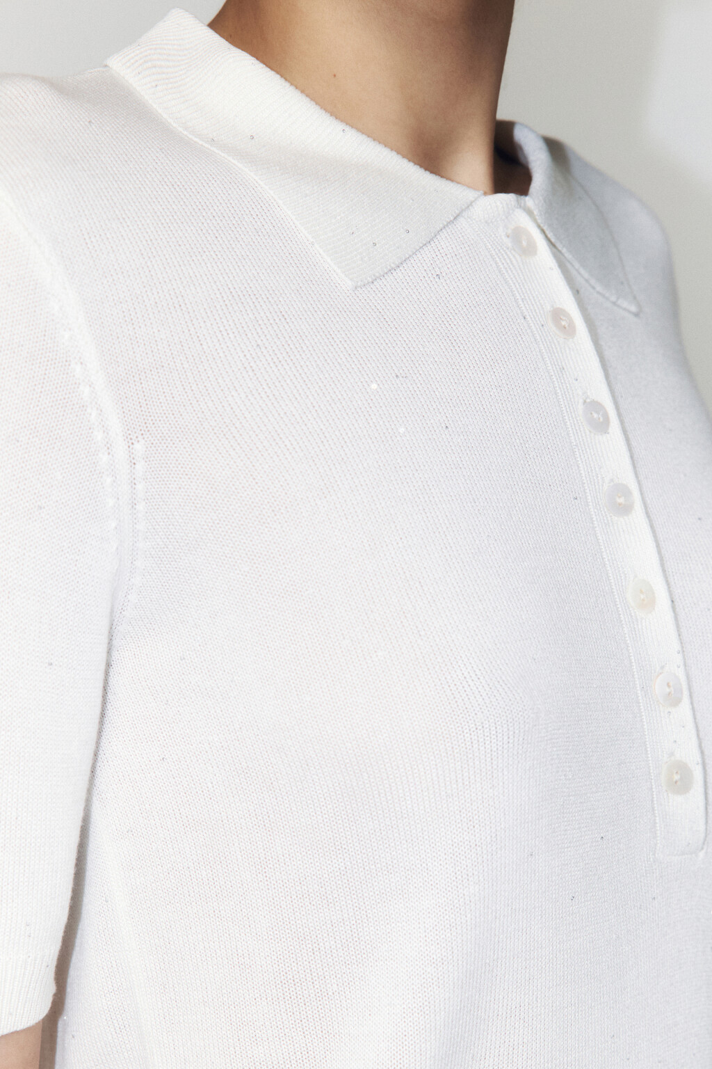 Джемпер-поло вискозный с пайетками - цвет молочный - 6