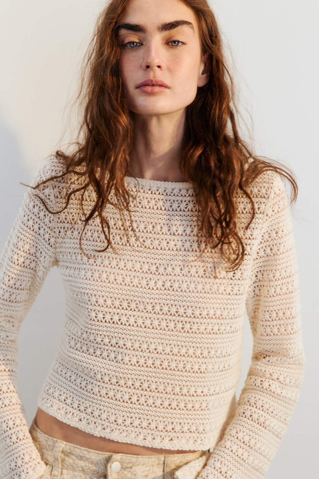 Джемпер ажурный с расклешенными рукавами - цвет молочный - 1