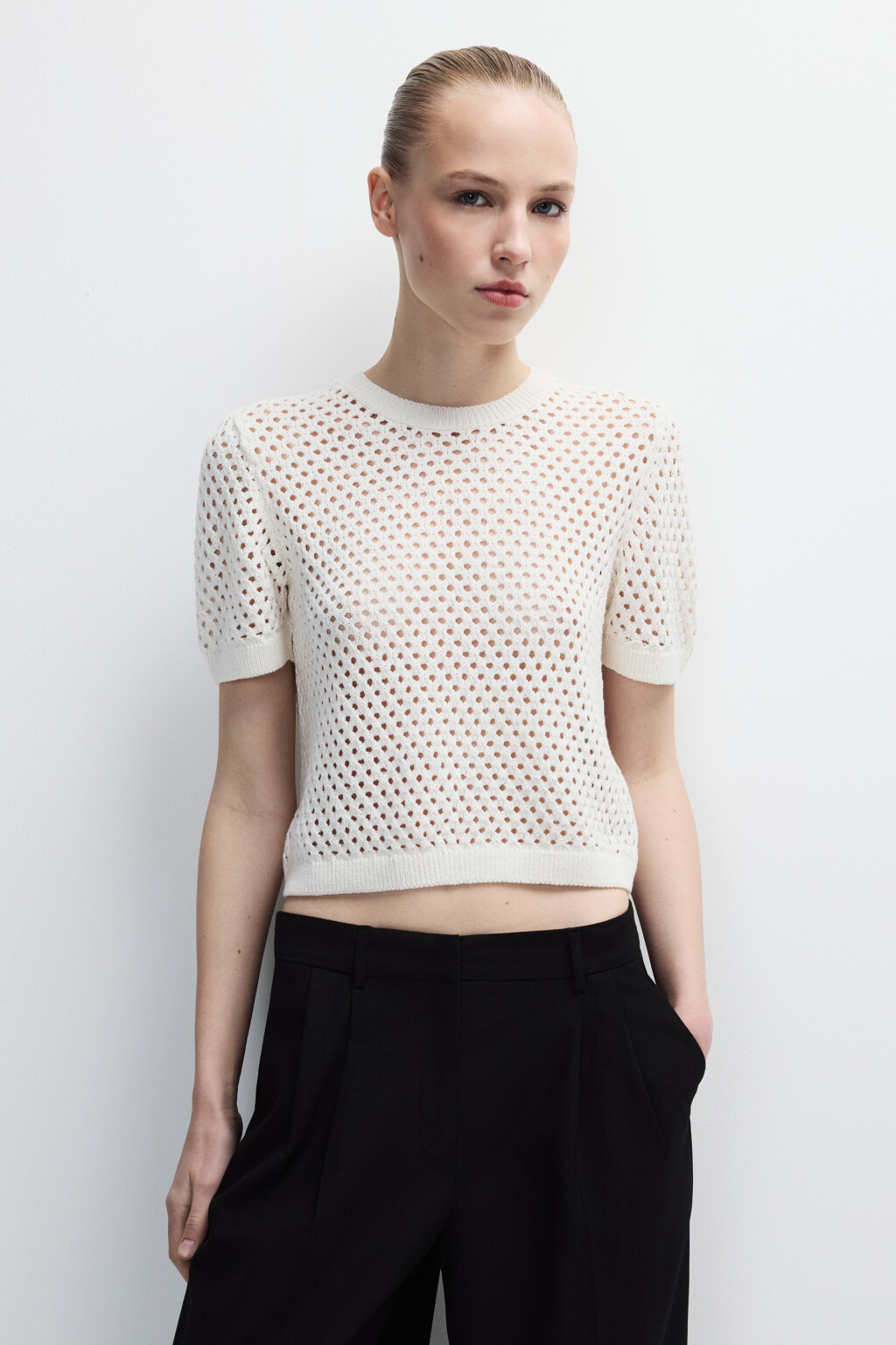 Джемпер ажурный с короткими рукавами - цвет молочный - 2