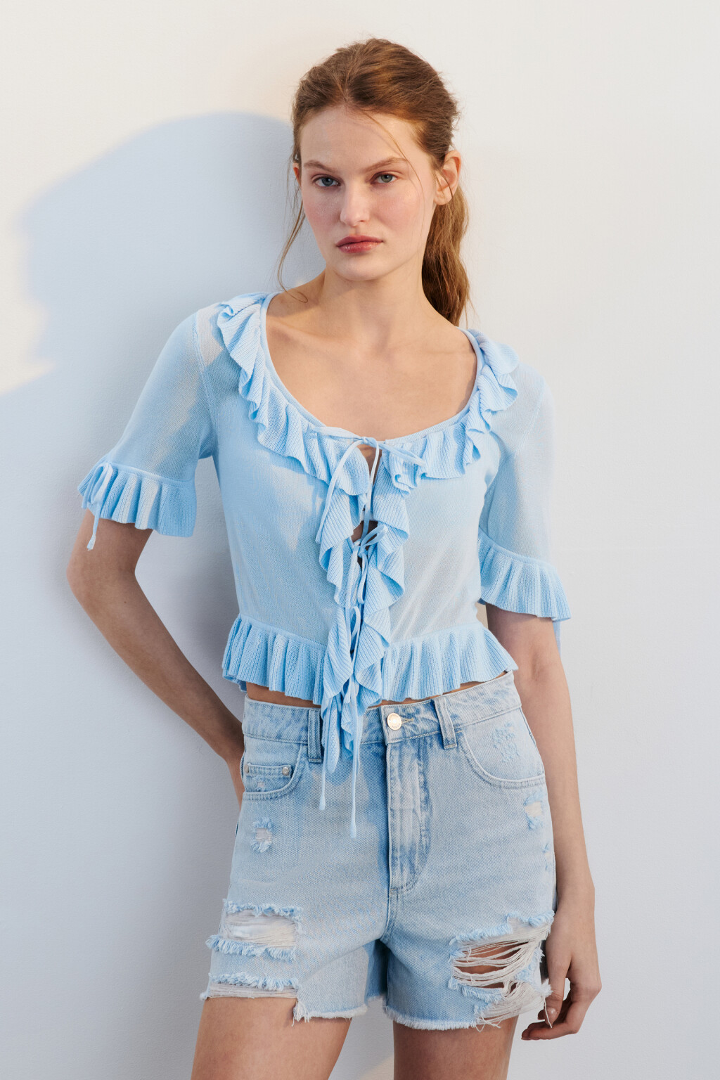 Блузка на завязках с воланами - цвет голубой - 2