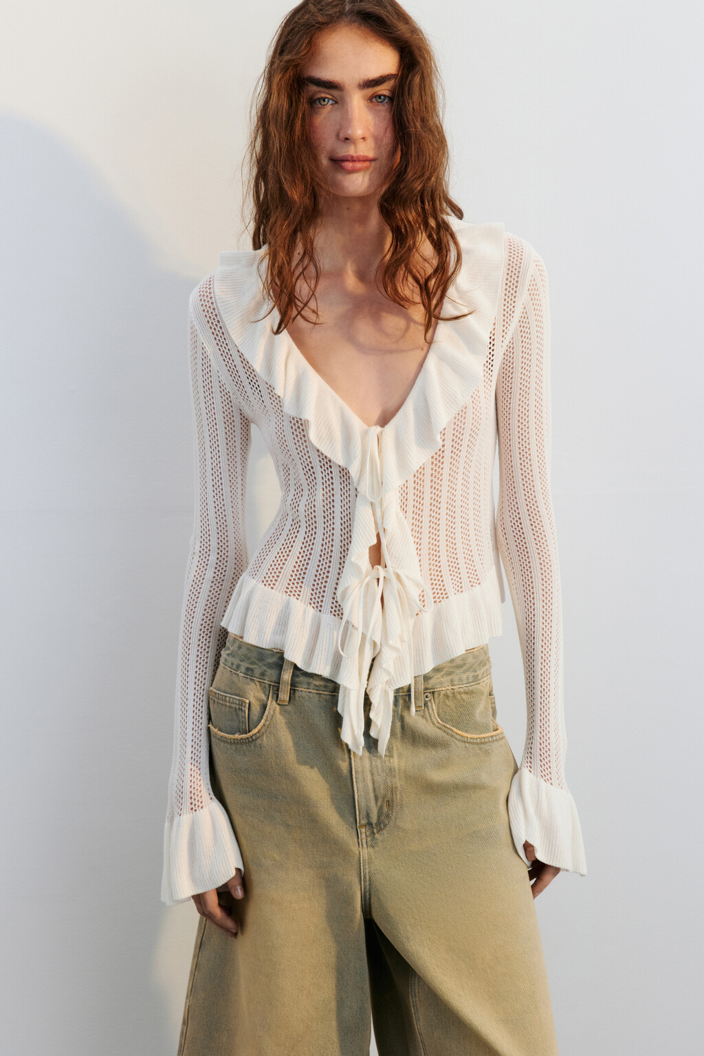 Кардиган на завязках ажурный с оборками - цвет молочный - 2