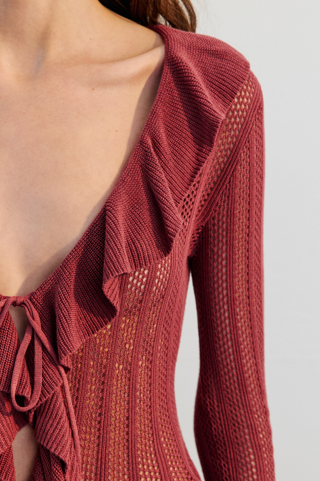 Кардиган на завязках ажурный с оборками - цвет розовый - 6