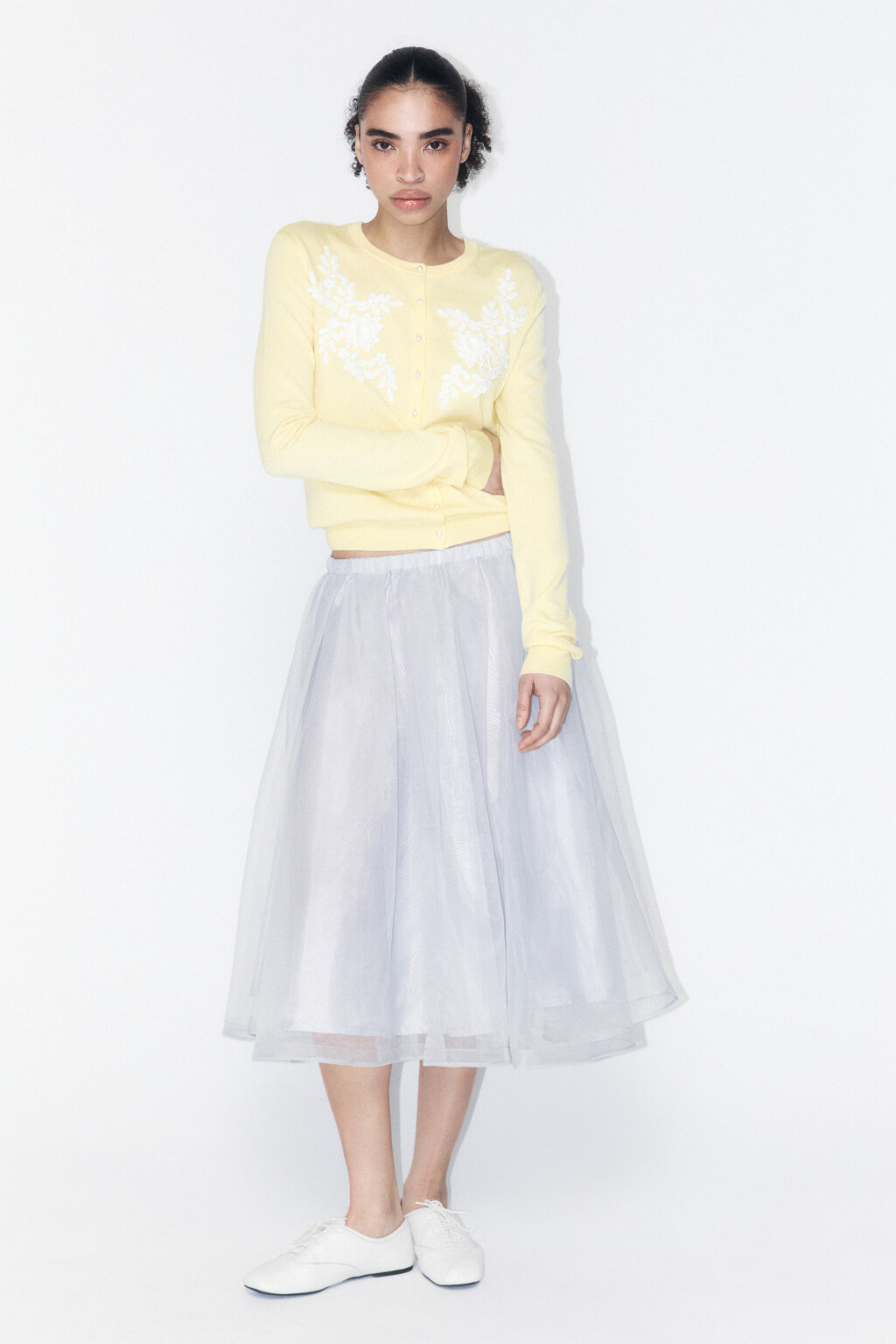 Кардиган на пуговицах с цветочной вышивкой - цвет желтый - 5