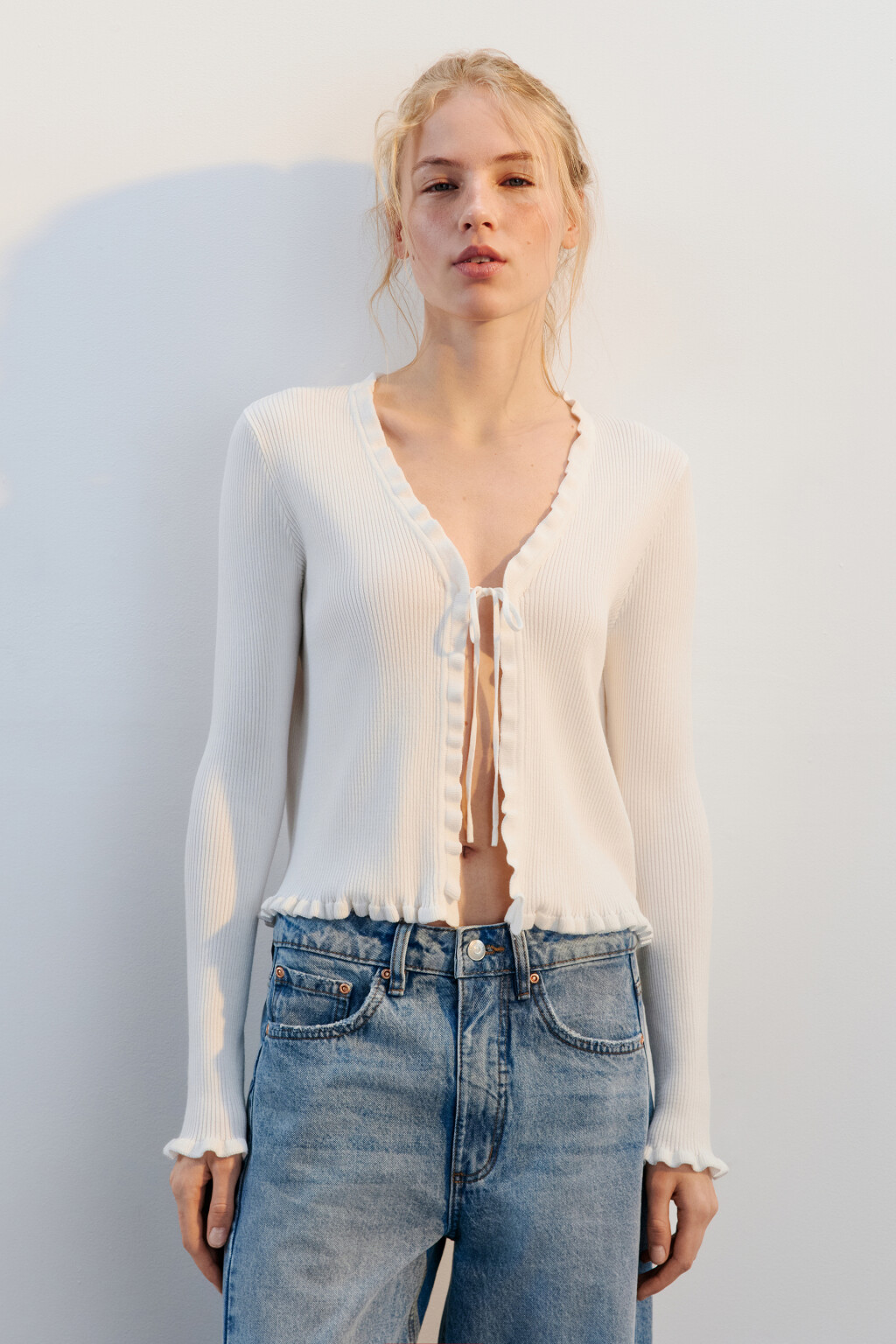 Кардиган укороченный на завязках с оборками - цвет молочный - 2