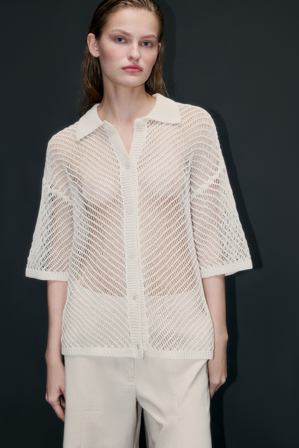 Рубашка-сетка ажурная с короткими рукавами - цвет бежевый - 2