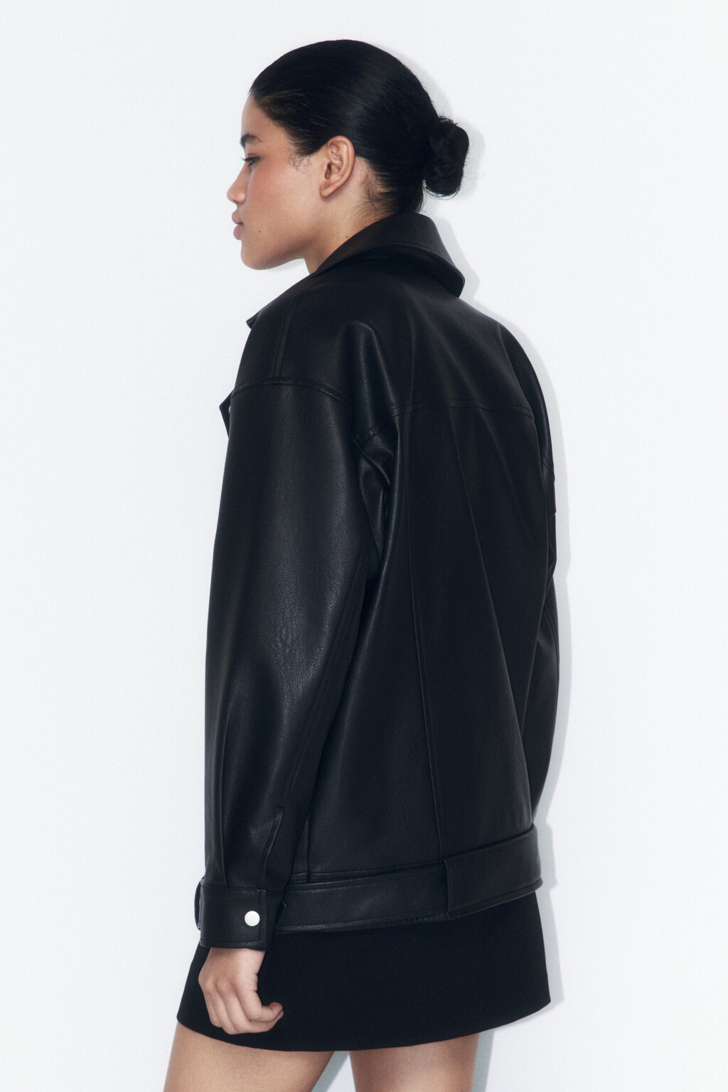 Куртка-косуха свободная с ремнем - цвет черный - 4