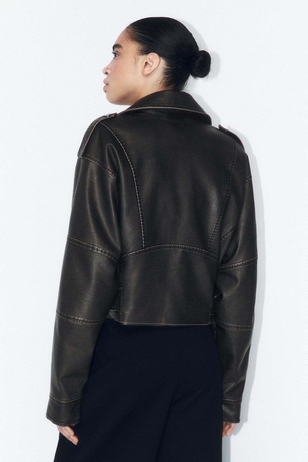 Куртка-косуха укороченная с вареным эффектом - цвет коричневый - 3