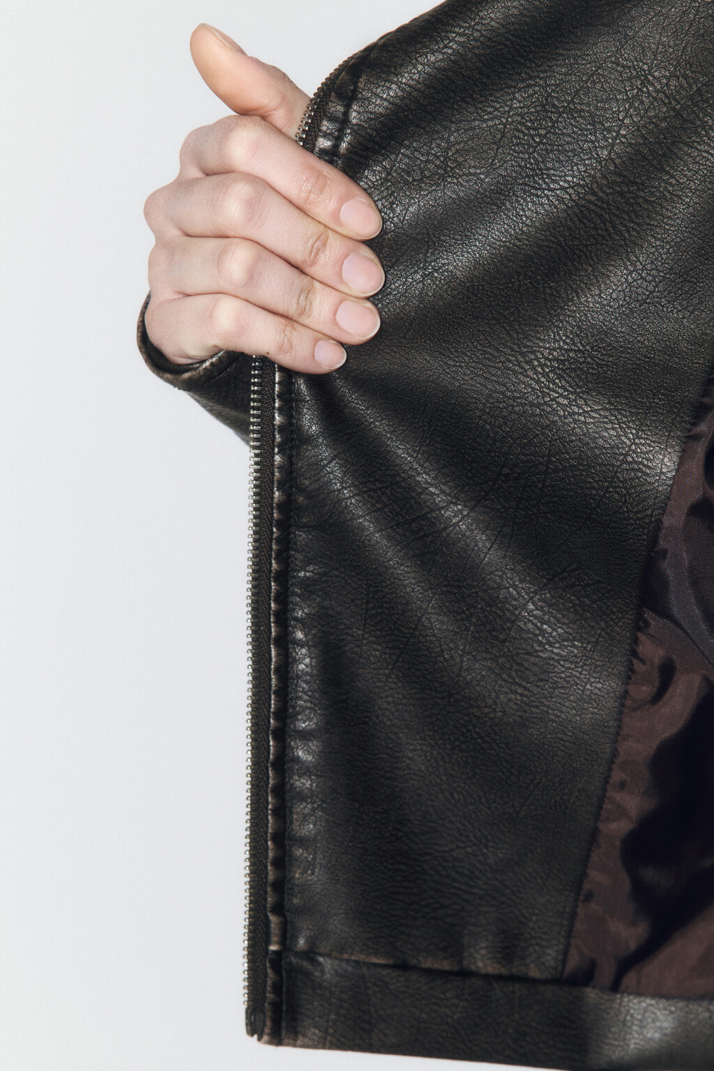 Куртка-косуха укороченная с вареным эффектом - цвет коричневый - 7