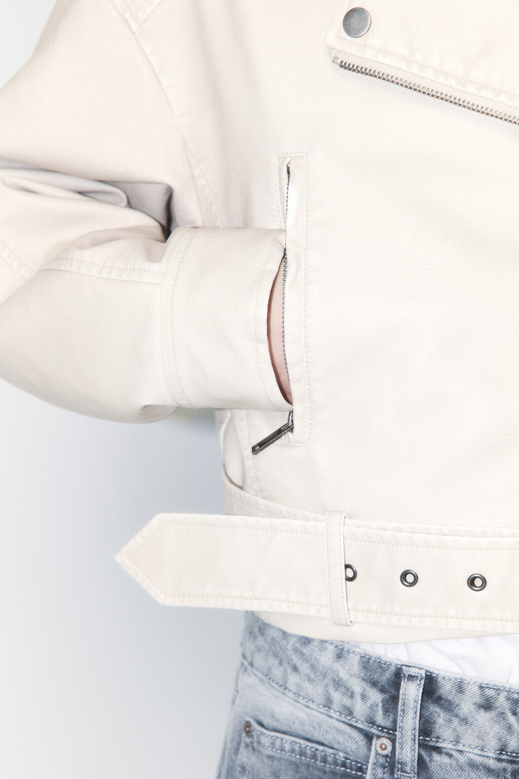 Куртка-косуха укороченная с вареным эффектом - цвет молочный - 8