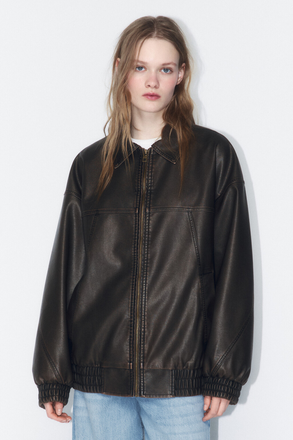 Куртка-бомбер oversize из искусственной кожи - цвет коричневый - 3