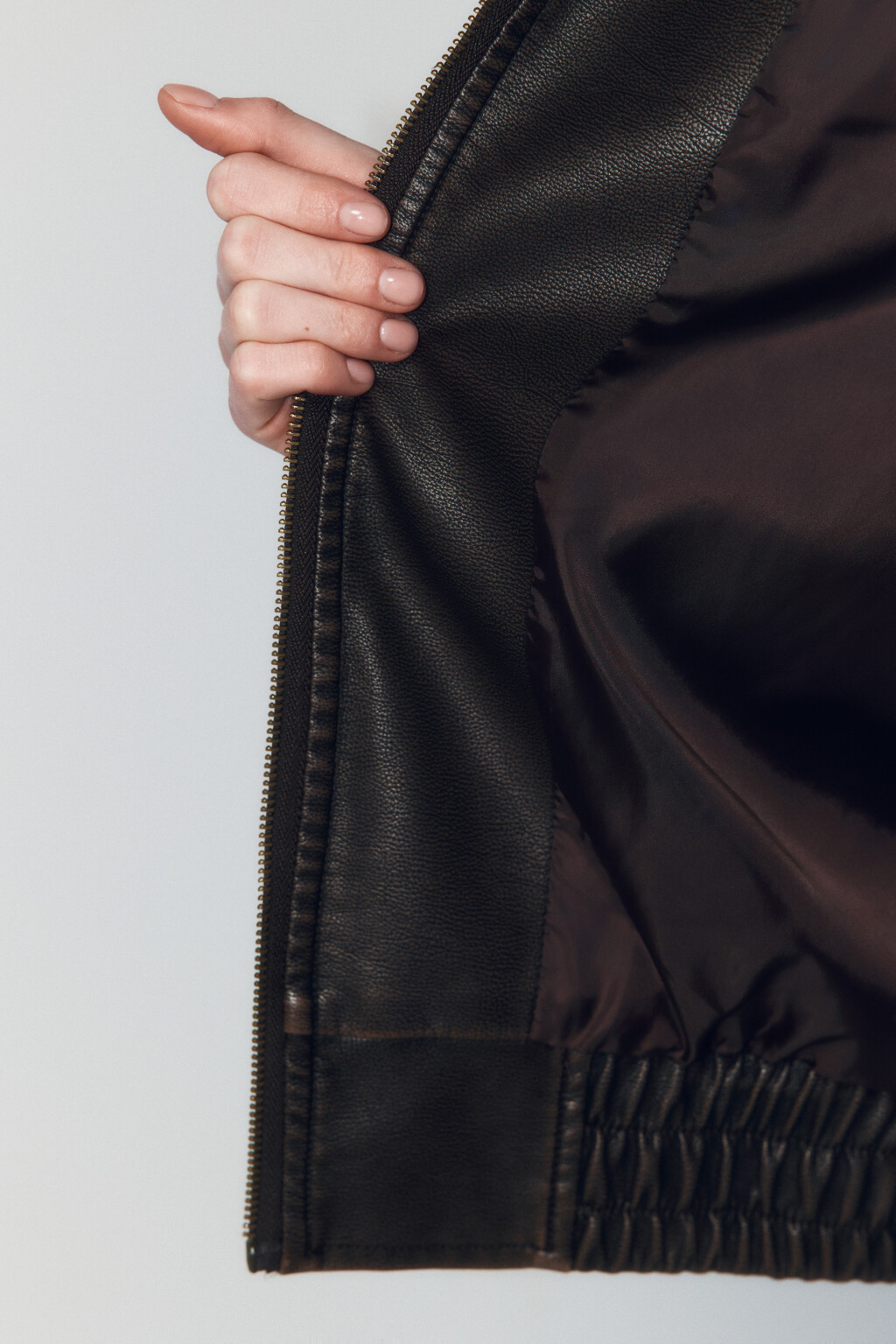 Куртка-бомбер oversize из искусственной кожи - цвет коричневый - 8